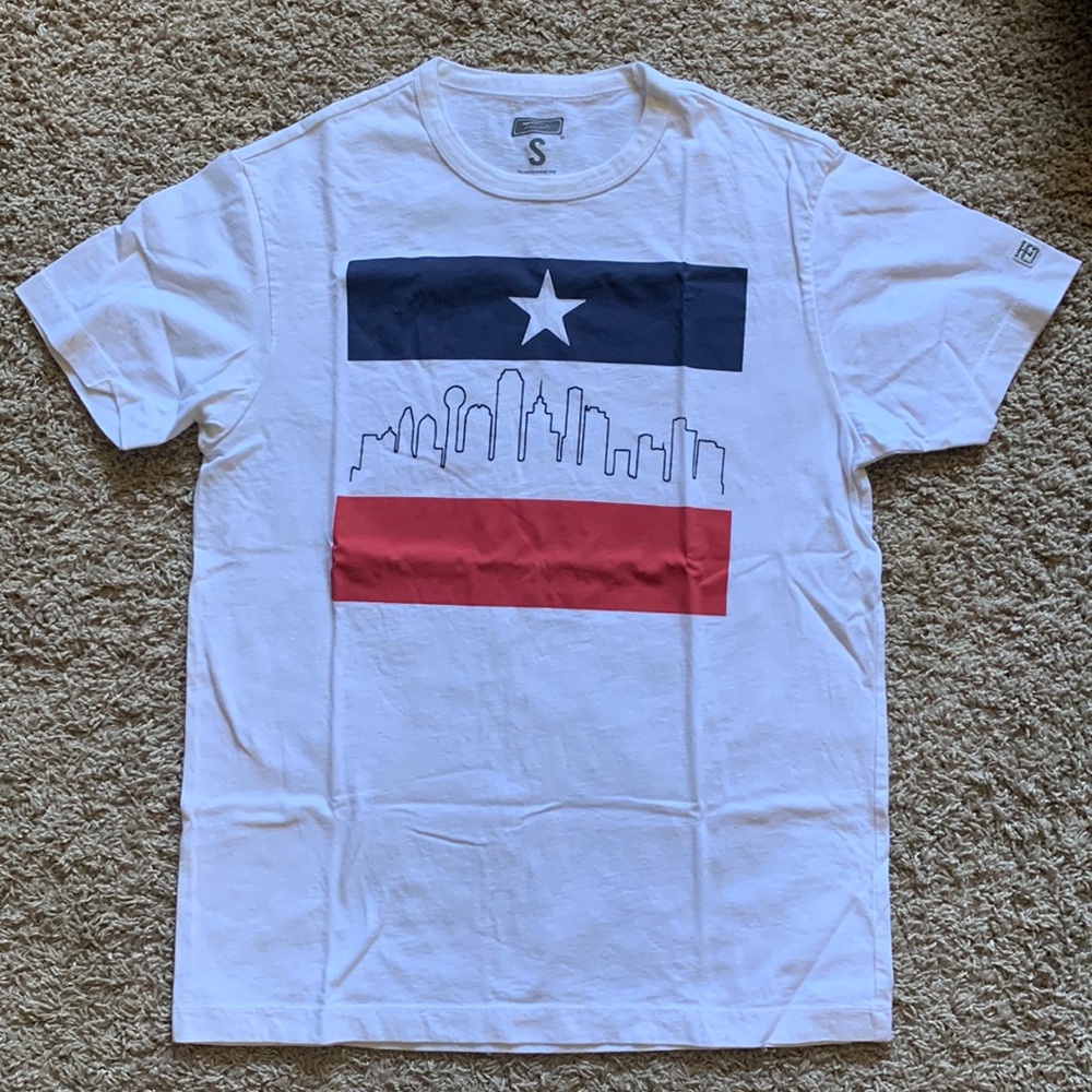 NWOT Tailgate Dallas Tshirt